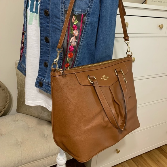 Coach leather cross body satchel. - Picture 3 of 13